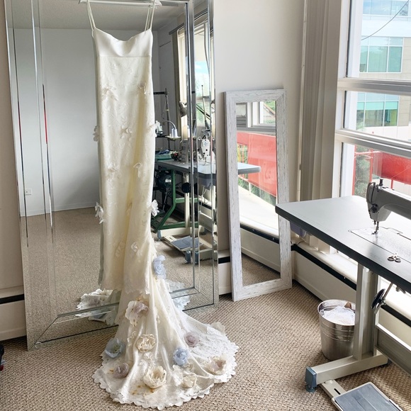 IN BLOOM bridal gown - Picture 6 of 10